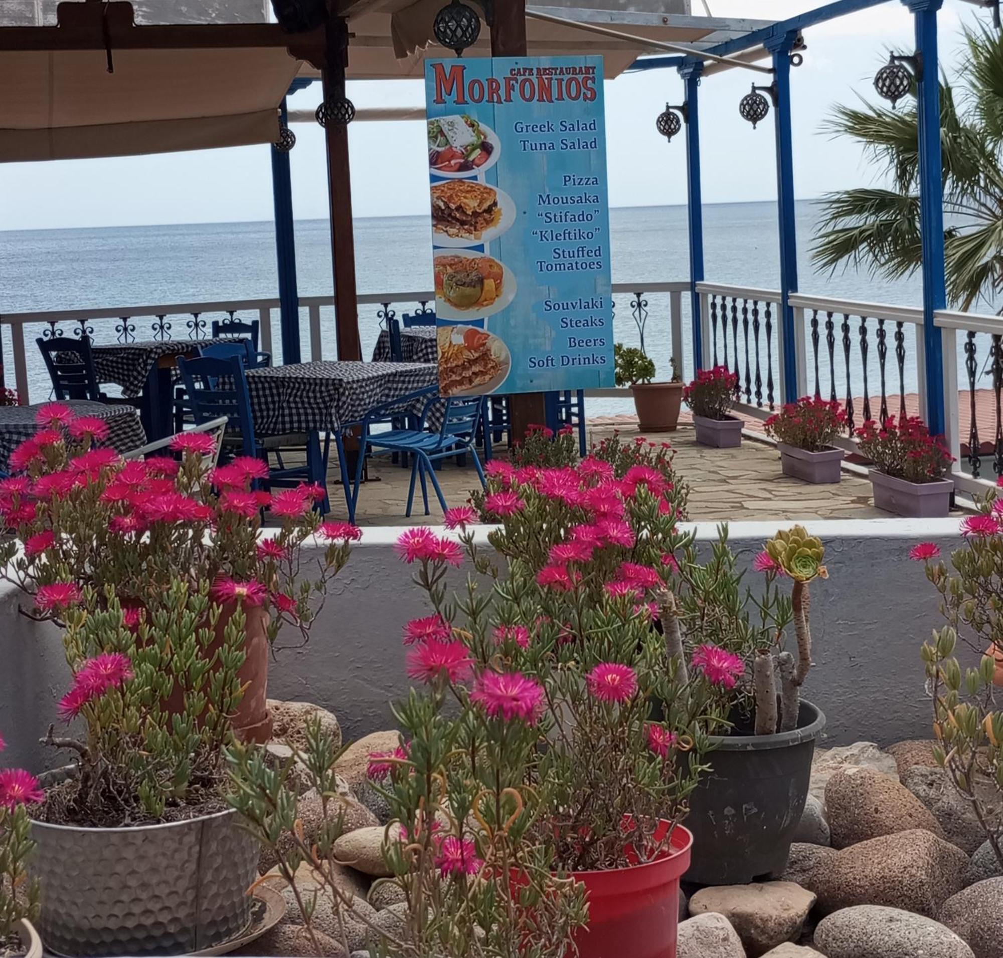 斯韦特兰娜&米哈利斯绿洲大酒店 Agia Marina  外观 照片